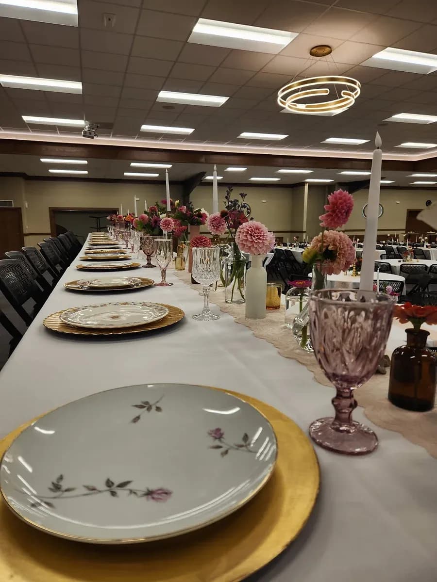 From concrete to colourful: a floral-filled glow-up in Hampton, Iowa — photographed by Something Blue