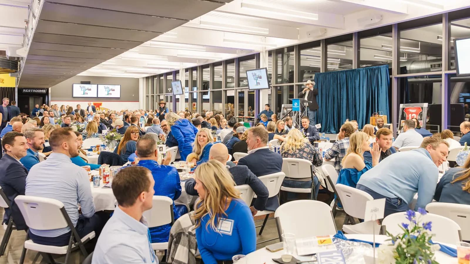 Go Blue for Kids: Boys & Girls Club charity gala décor